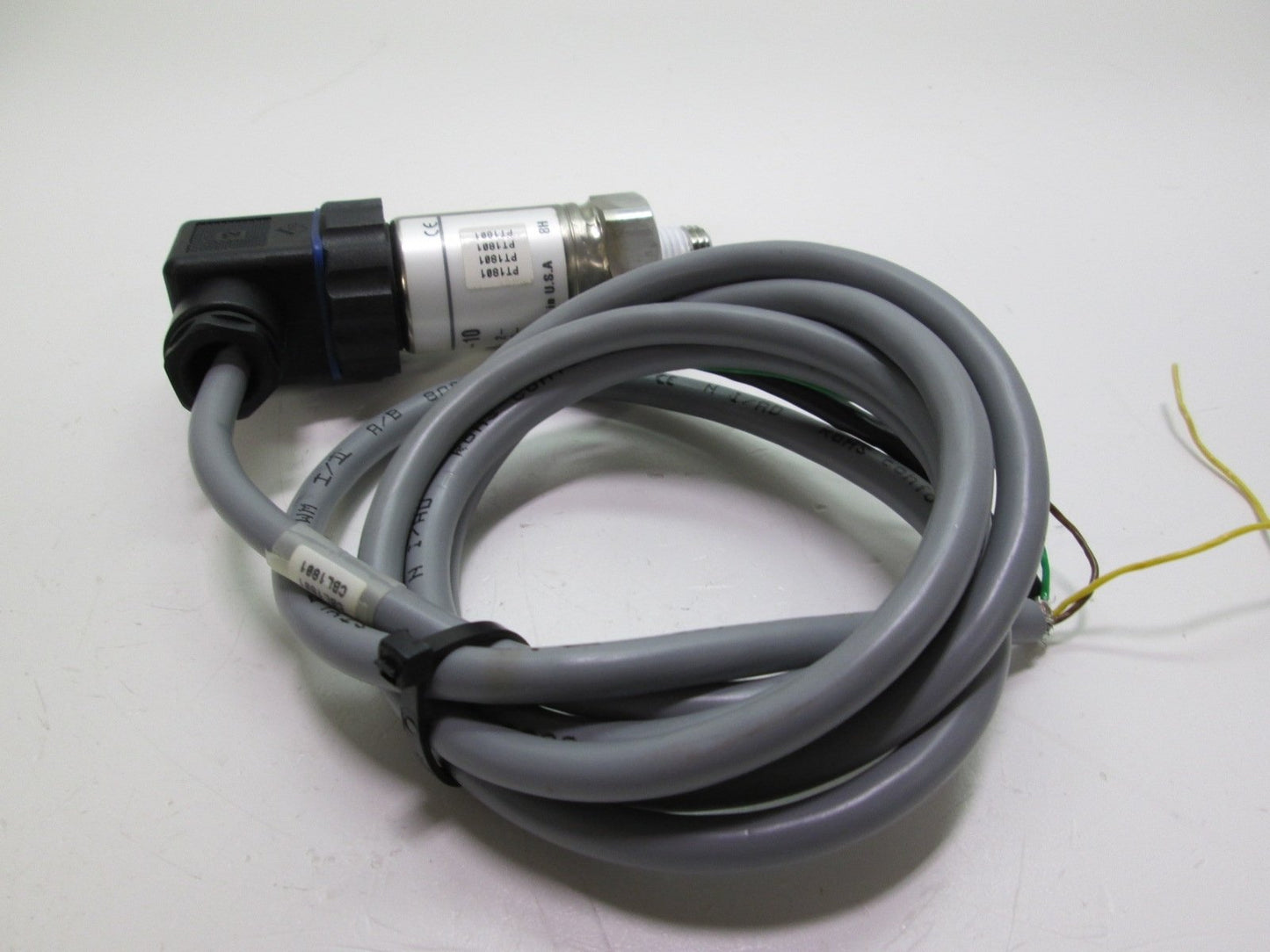 Used WIKA S-10 50318063 Pressure Transmitter 10-30VDC 1/4" NPT With Cable 0-10 PSI