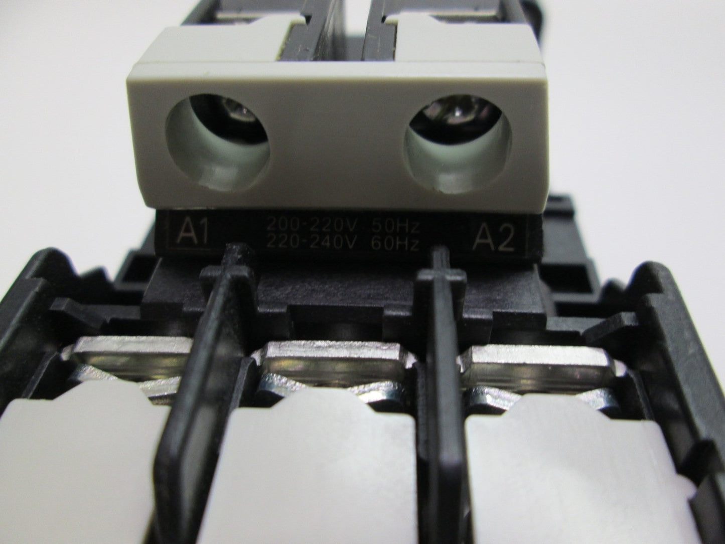 Used Fuji Electric SC-E02 3 Pole General Purpose Contactor 200-240VAC Coil DIN Mount