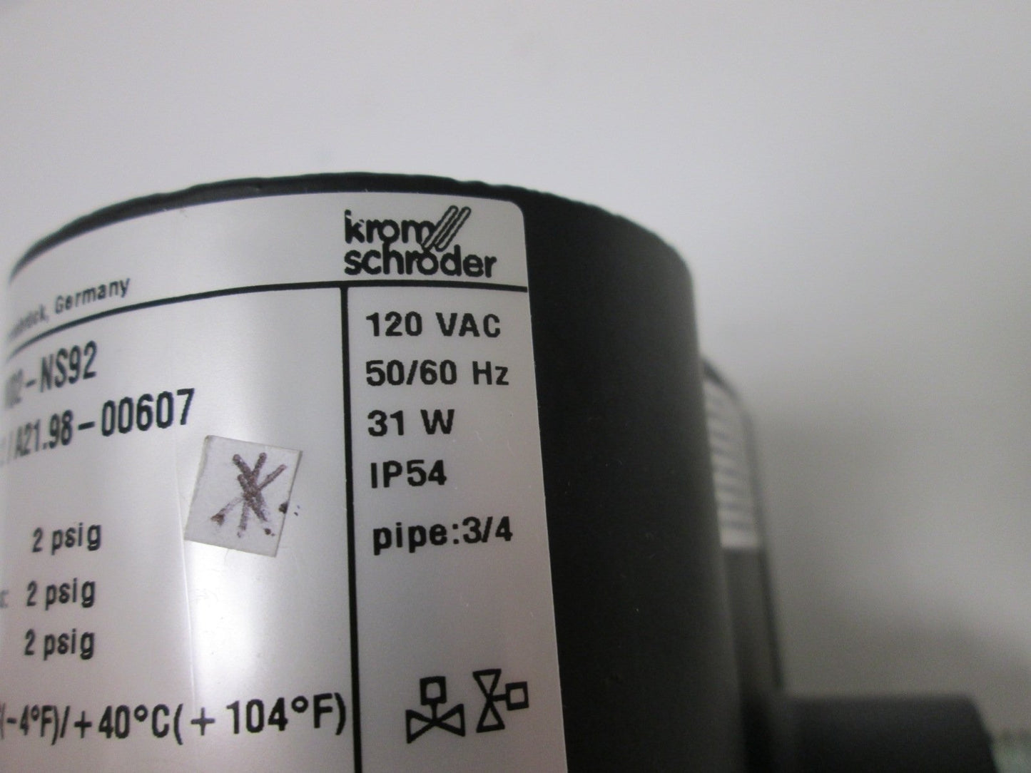 Used Kromschroder VAN 20 N02-NS92 Solenoid Valve, Coil: 120VAC 31W 50/60Hz, 2psi