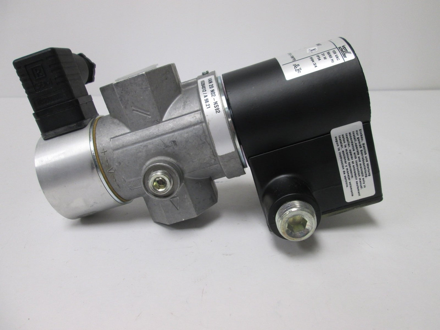 Used Kromschroder VAN 20 N02-NS92 Solenoid Valve, Coil: 120VAC 31W 50/60Hz, 2psi