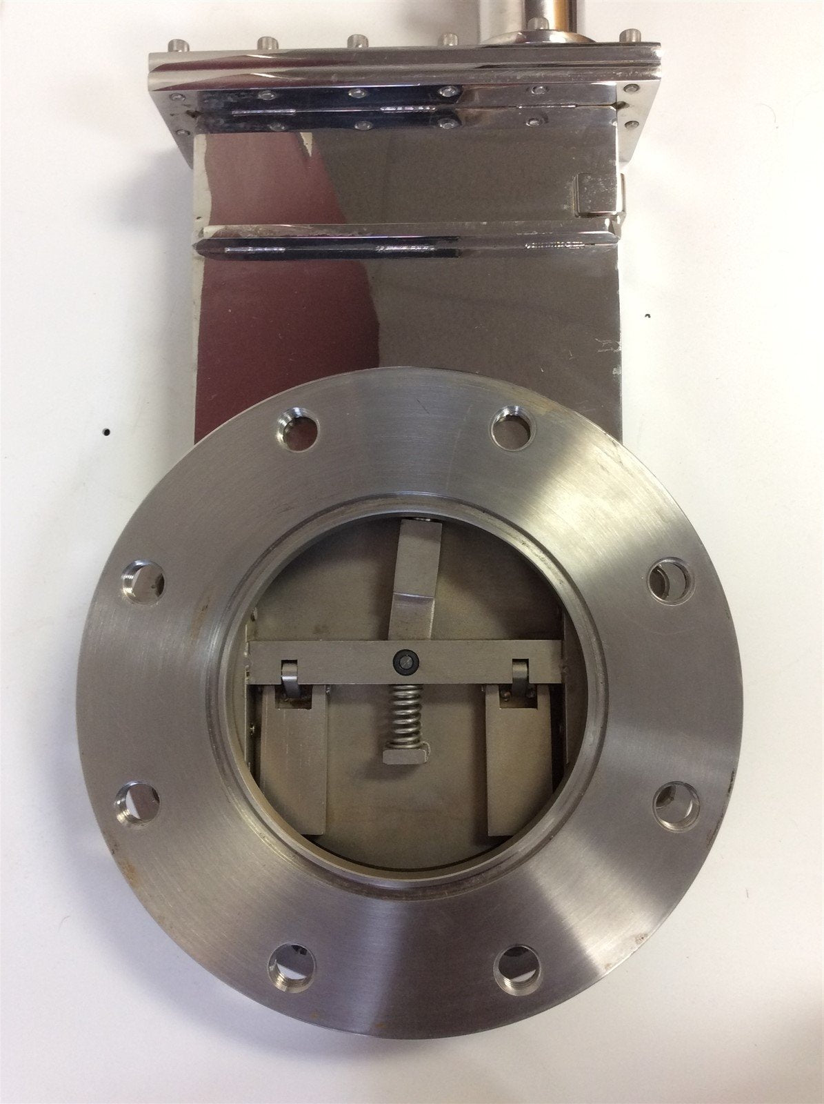 Used Edwards High Vacuum International GVA 060 M Manual Gate Valve 11.00" OD 6.00" ID