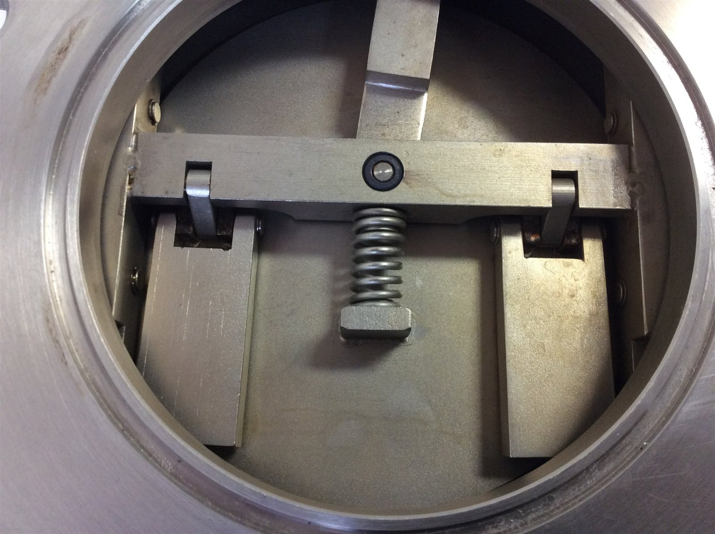 Used Edwards High Vacuum International GVA 060 M Manual Gate Valve 11.00" OD 6.00" ID