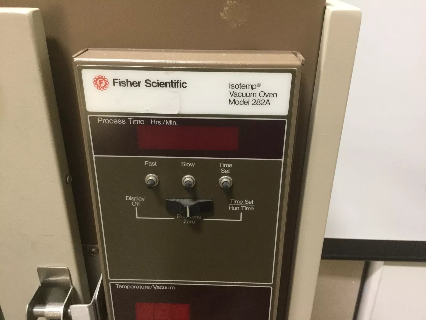 Used Fisher Scientific 282A Isotemp Vacuum Oven 1800W 115VAC 50/60Hz 1.5 cu ft 280°C