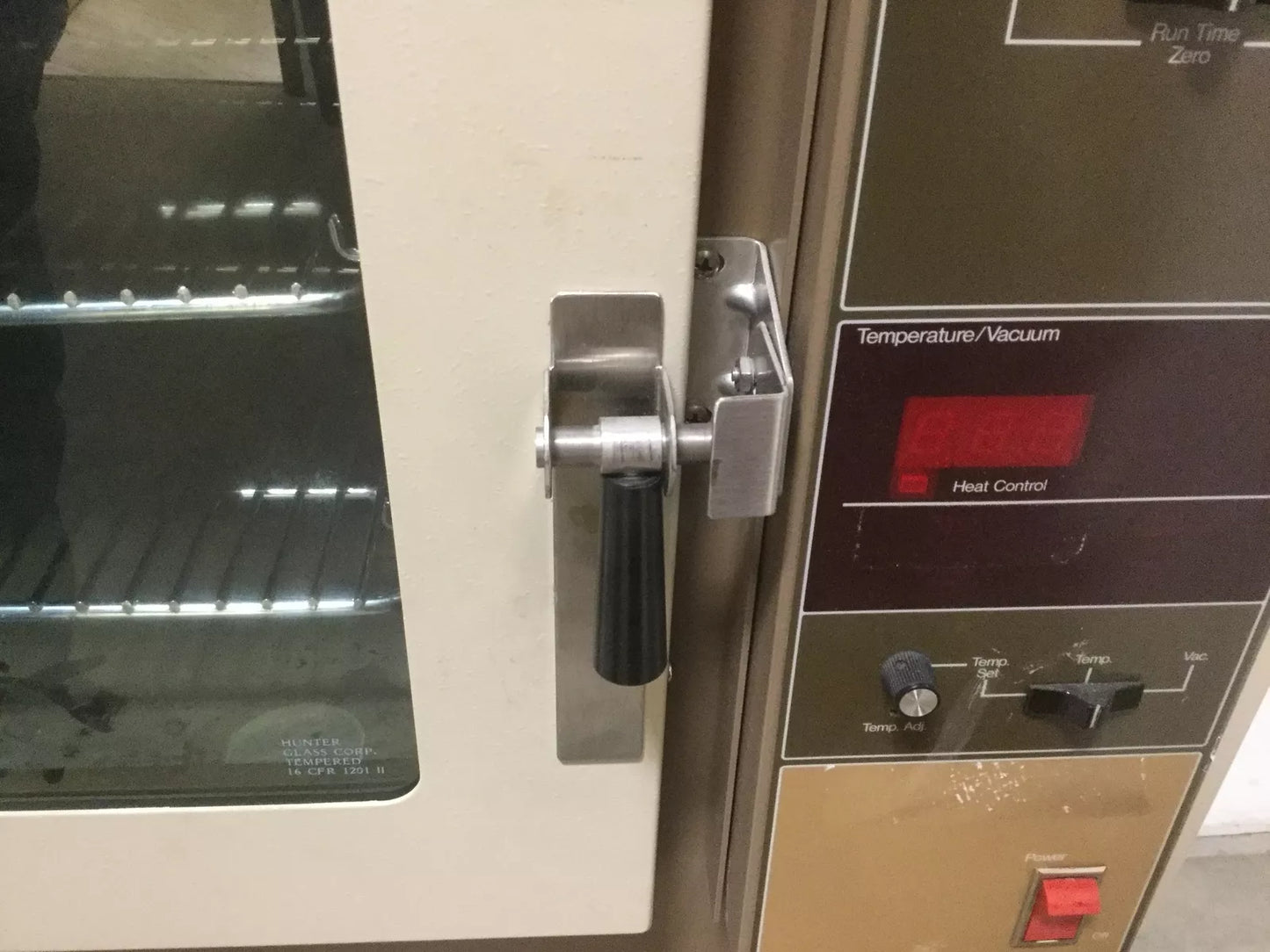 Used Fisher Scientific 282A Isotemp Vacuum Oven 1800W 115VAC 50/60Hz 1.5 cu ft 280°C