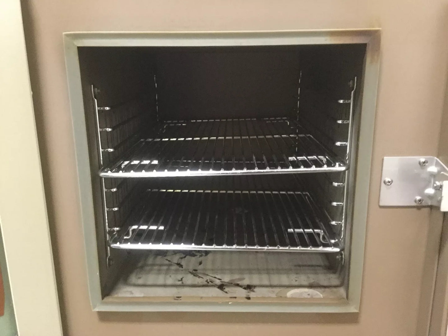 Used Fisher Scientific 282A Isotemp Vacuum Oven 1800W 115VAC 50/60Hz 1.5 cu ft 280°C